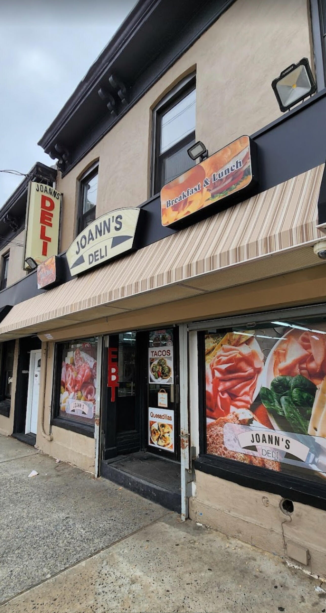 Joann’s Deli – Staten Island’s Favorite Spot Since 1972 Joann’s Deli in Staten Island serving breakfast, sandwiches, coffee, and family favorites near the Verrazzano Bridge.